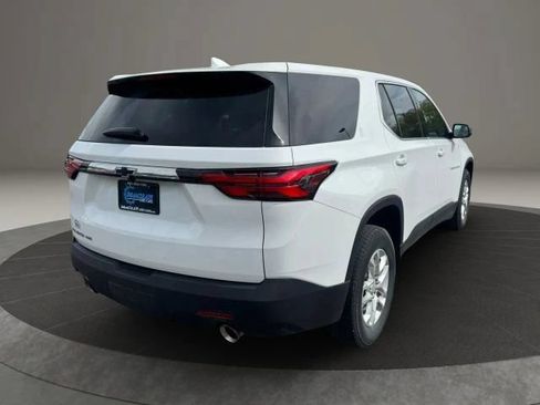 Used 2023 Chevrolet Traverse LS AWD/4WD image 5