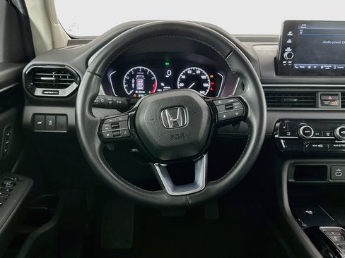 Used 2025 Honda Pilot EX-L image 18