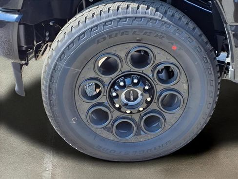 New 2026 Ford F250 Lariat w/ Black Appearance Package image 17
