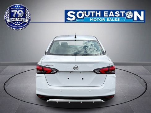 Used 2022 Nissan Versa S image 4