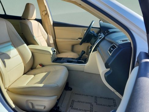 Used 2015 Toyota Camry XLE image 19