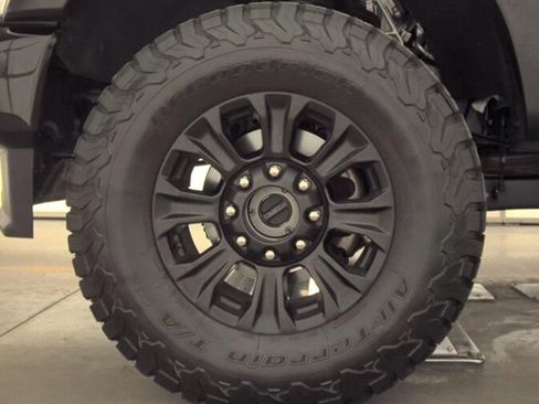 Used 2024 Ford F250 Platinum w/ FX4 Off-Road Package AWD/4WD image 6