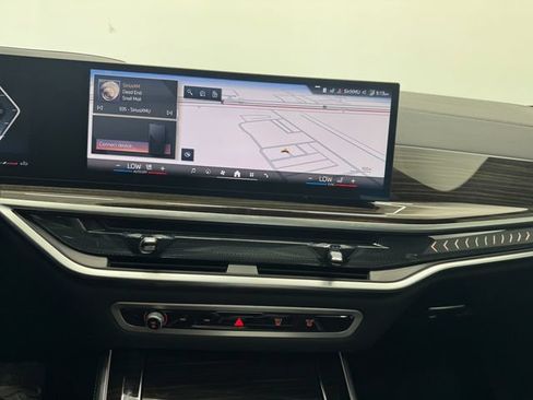 Used 2025 BMW X5 xDrive40i w/ Parking Assistance Package AWD/4WD image 4