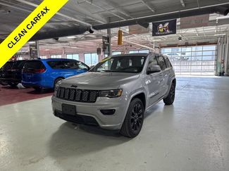 Used 2020 Jeep Grand Cherokee Altitude AWD/4WD video 1