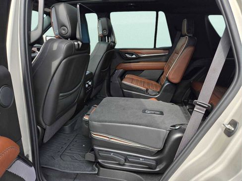 Used 2024 GMC Yukon Denali Ultimate AWD/4WD image 12