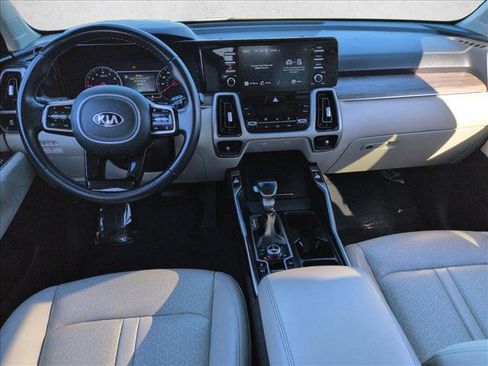 Used 2021 Kia Sorento EX image 19