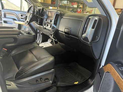 Used 2015 Chevrolet Silverado 2500 LTZ image 9