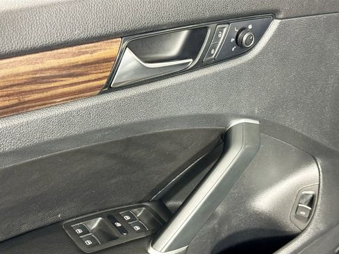 Used 2022 Volkswagen Passat 2.0T image 23