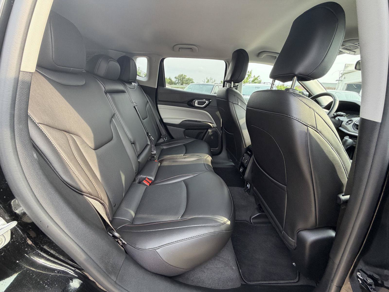 Used 2022 Jeep Compass Limited AWD/4WD image 25