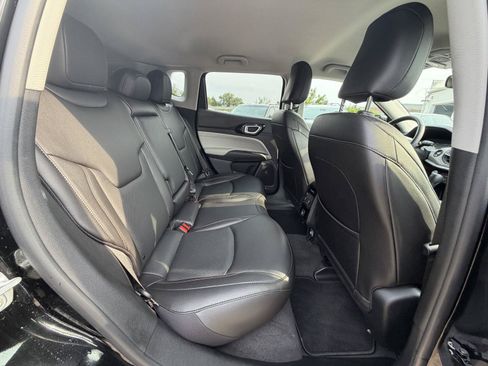 Used 2022 Jeep Compass Limited AWD/4WD image 25