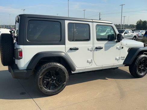 Used 2020 Jeep Wrangler Unlimited Sport S image 9