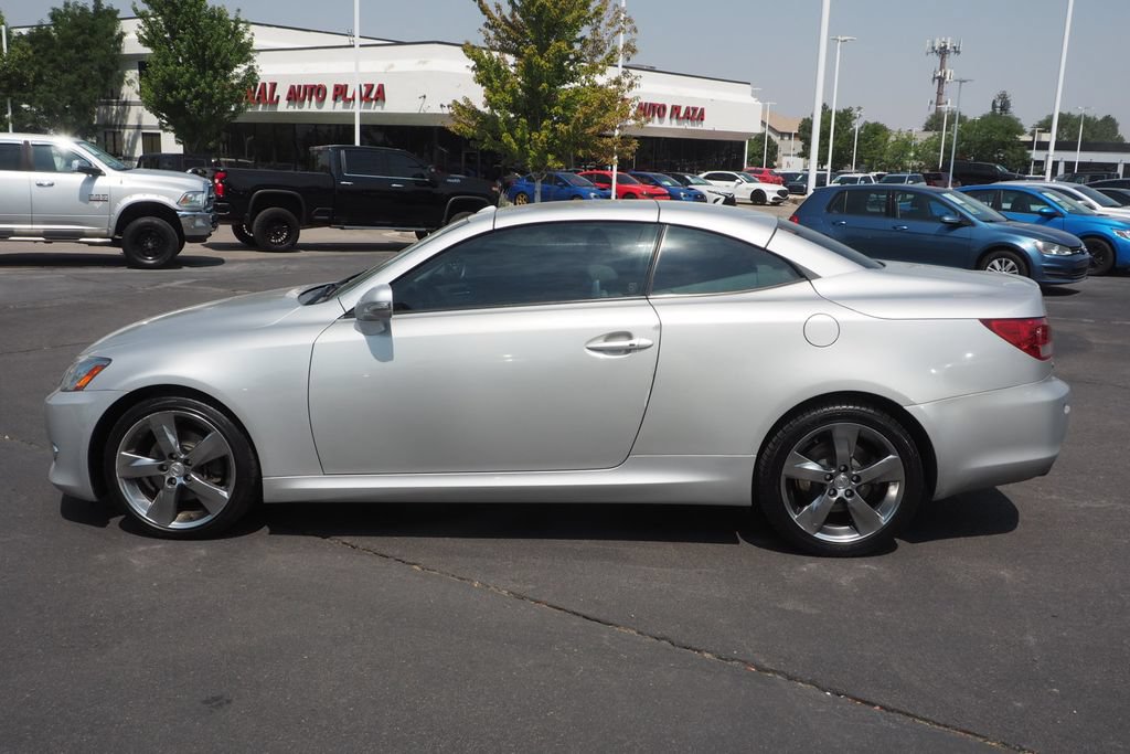 Used 2010 Lexus IS 250C w/ Luxury Pkg RWD image 4