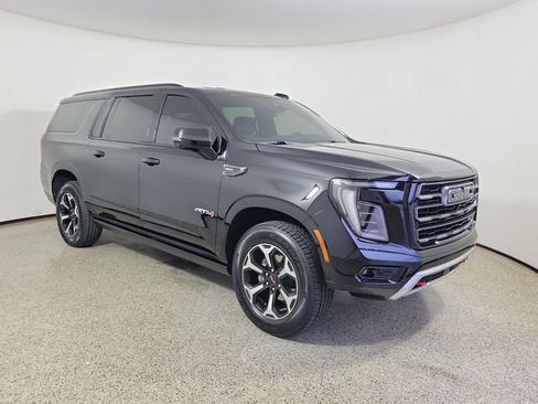 Used 2025 GMC Yukon XL AT4 w/ AT4 Premium Package AWD/4WD image 4