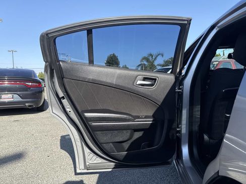Used 2015 Dodge Charger R/T RWD image 9