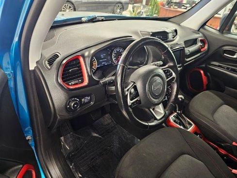 Used 2019 Jeep Renegade Trailhawk w/ Cold Weather Group II image 7