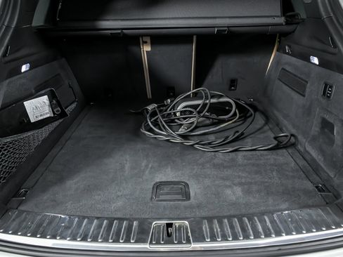 Used 2019 Porsche Cayenne E-Hybrid image 16