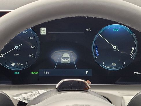 New 2025 Hyundai Tucson Limited image 9