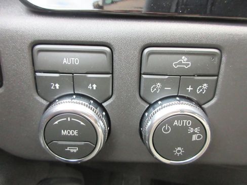 New 2026 GMC Sierra 1500 SLE AWD/4WD image 16