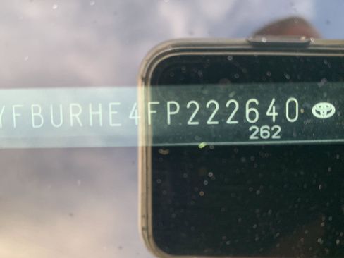 Used 2015 Toyota Corolla L image 19