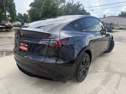 Used 2024 Tesla Model Y Long Range RWD image 5