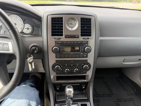 Used 2007 Chrysler 300 Touring L RWD image 13