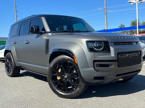 Used 2025 Land Rover Defender 110 AWD/4WD image 3