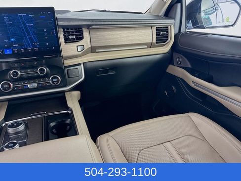 Used 2024 Ford Expedition Limited AWD/4WD image 27