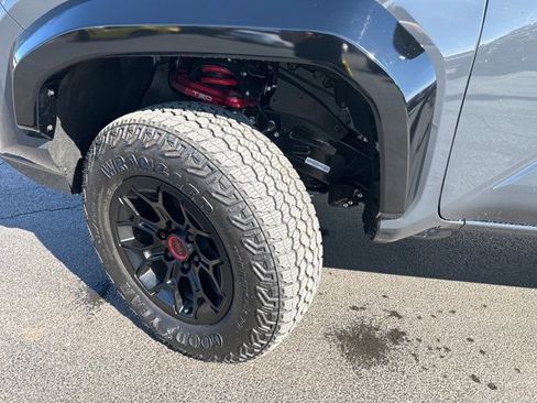 Used 2025 Toyota Tacoma TRD Pro image 15