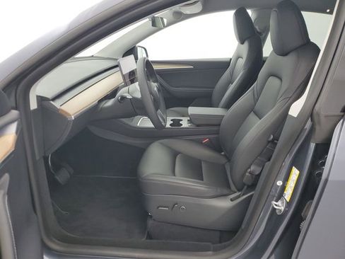 Used 2023 Tesla Model Y Long Range AWD/4WD image 17