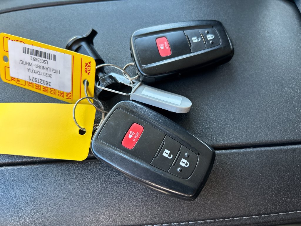 Certified 2020 Toyota Highlander L FWD image 24