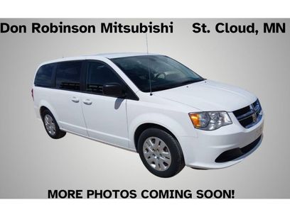 Used 2018 Dodge Grand Caravan SE w/ UConnect Hands-Free Group