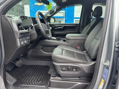 Used 2026 Chevrolet Suburban Z71 w/ Comfort Package AWD/4WD image 11