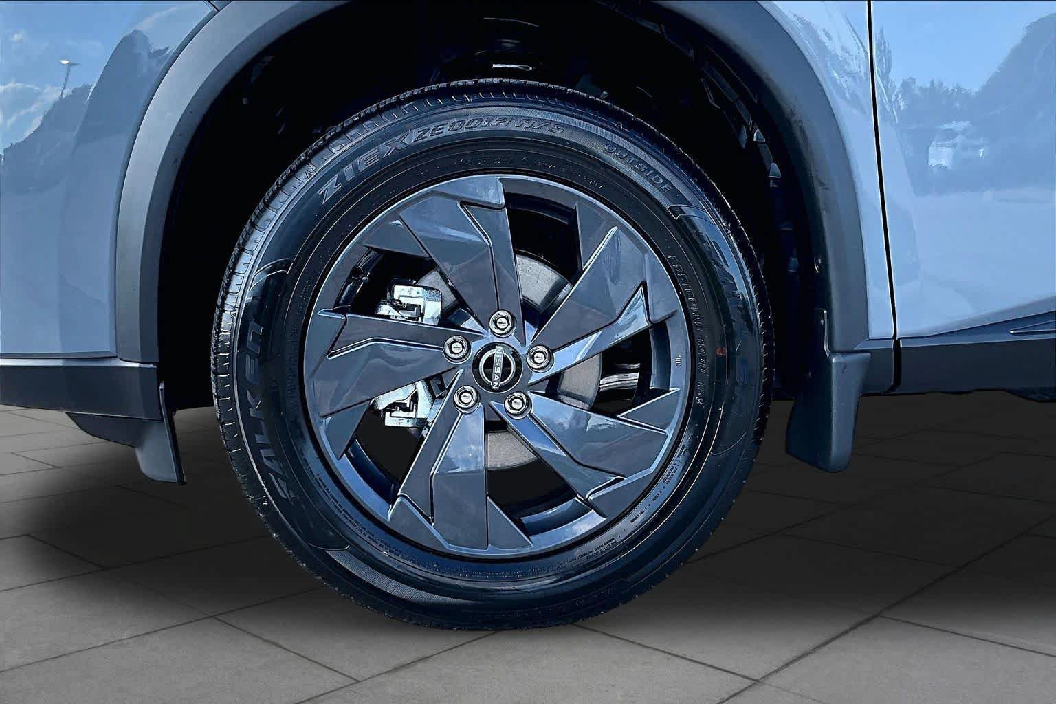 New 2027 Nissan Rogue SV FWD image 11
