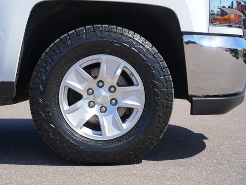 Used 2019 Chevrolet Silverado 1500 LT AWD/4WD image 11