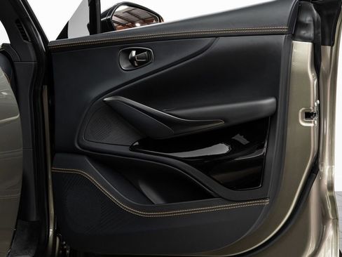 Used 2023 Aston Martin DBX 707 image 23