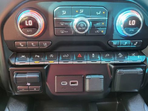 Used 2021 GMC Sierra 1500 Denali w/ Denali Ultimate Package AWD/4WD image 36