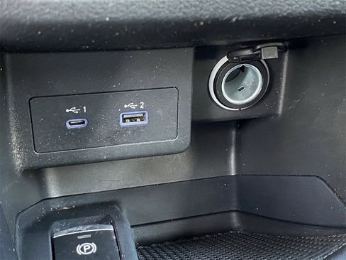 Certified 2022 Nissan Kicks SR image 25