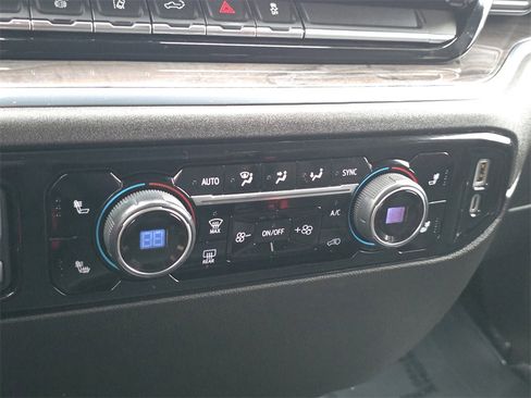 Used 2024 Chevrolet Silverado 2500 LTZ image 28