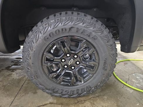 New 2026 Chevrolet Silverado 1500 ZR2 w/ Dark Appearance Package AWD/4WD image 34