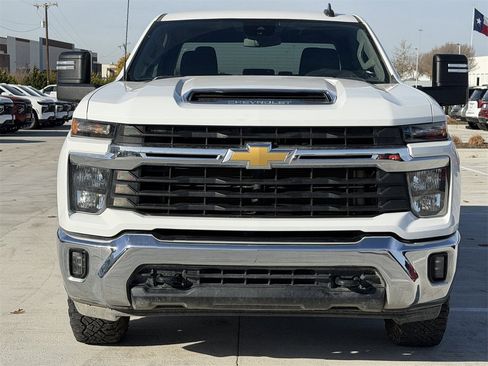 Used 2024 Chevrolet Silverado 2500 LT image 9