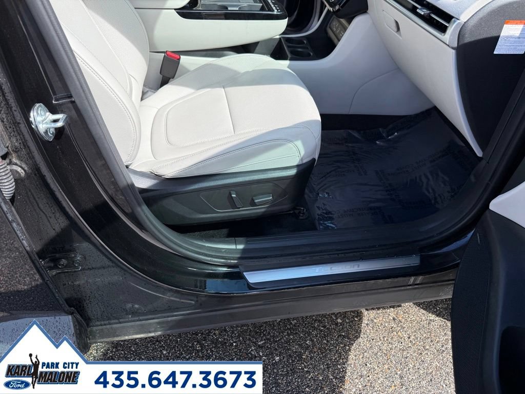 Used 2025 Hyundai Tucson Limited AWD/4WD image 39