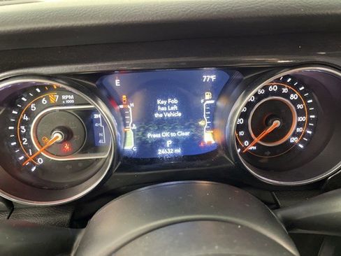 Used 2022 Jeep Gladiator Sport image 19
