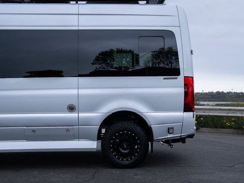 Used 2022 Mercedes-Benz Sprinter 2500 image 11