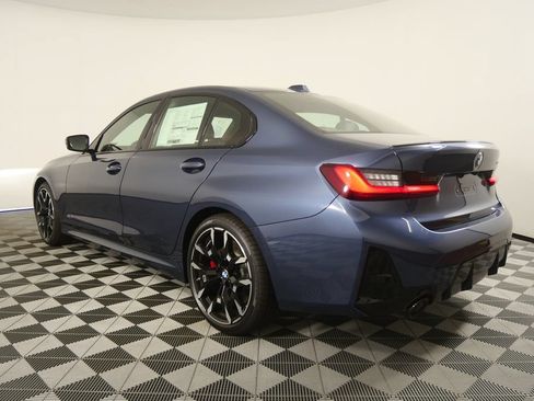 Used 2026 BMW 330i Sedan w/ M Sport Package RWD image 5