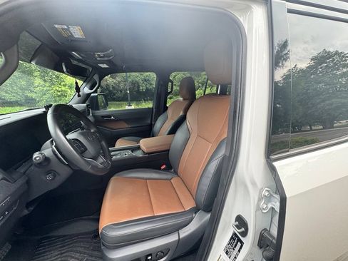 Used 2024 Lexus GX 550 w/ Accessory Package (Z1) AWD/4WD image 6