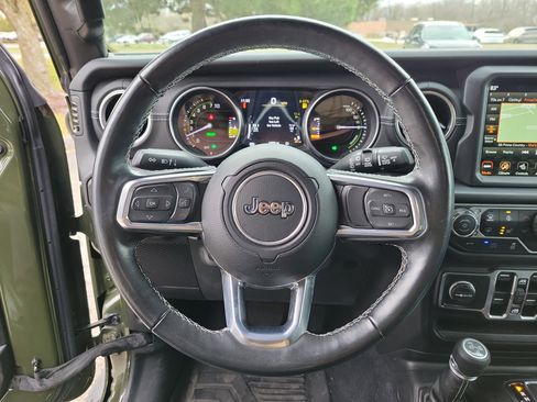 Used 2022 Jeep Wrangler Unlimited Sahara w/ Cold Weather Group image 21