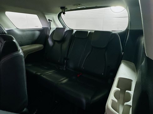 Used 2024 Kia Carnival LX image 30