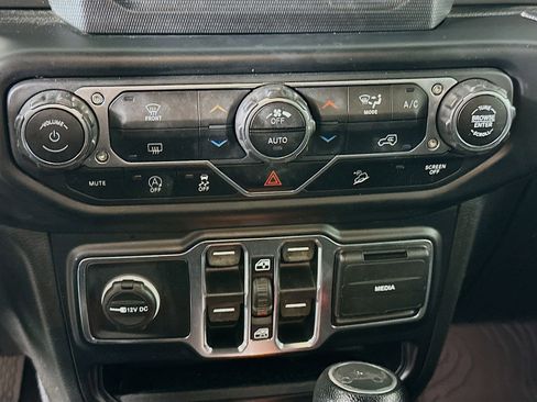 Used 2020 Jeep Wrangler Unlimited Sport S image 23