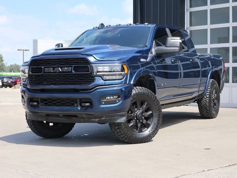 Used 2023 RAM 2500 Limited AWD/4WD image 3