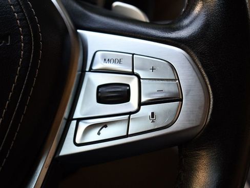 Used 2017 BMW 750i xDrive image 27